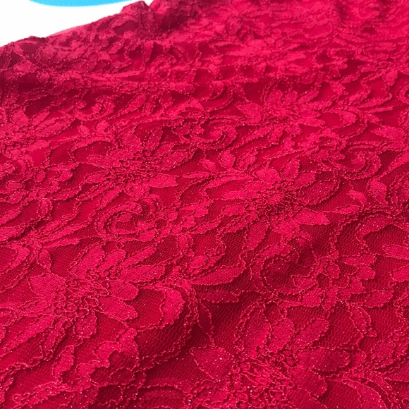 Decode dress in red lace off the shoulder shimmer - Picture 5 of 8